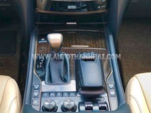 Xe Lexus LX 570 2019