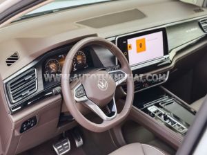 Xe Volkswagen Viloran Luxury 2023