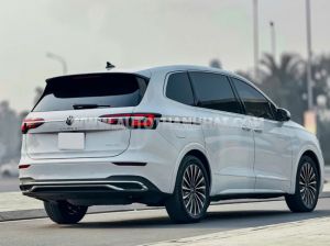 Xe Volkswagen Viloran Luxury 2023