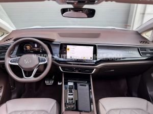 Xe Volkswagen Viloran Luxury 2023