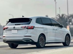Xe Volkswagen Viloran Luxury 2023