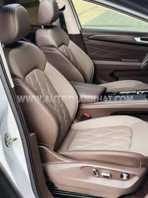 Xe Volkswagen Viloran Luxury 2023