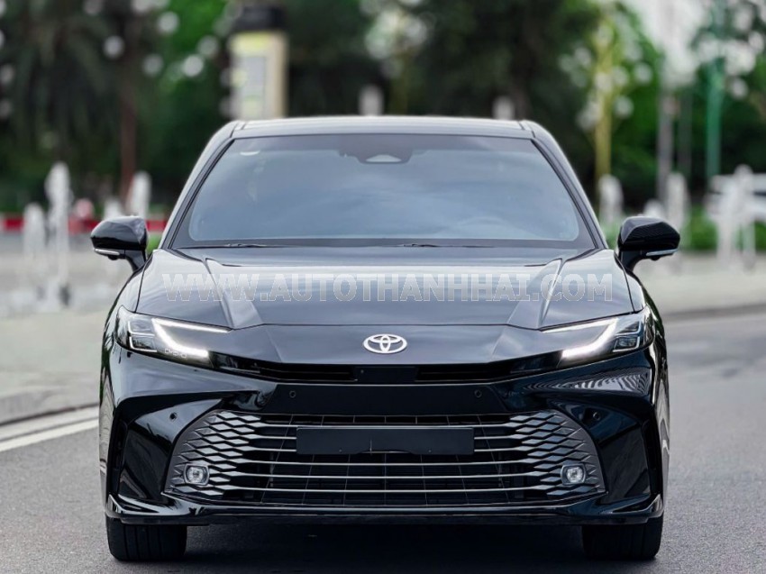 Toyota Camry 2.5 HEV Top