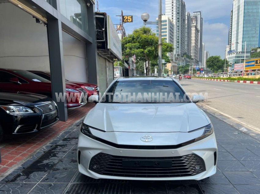 Toyota Camry 2.5 HEV Mid 2025